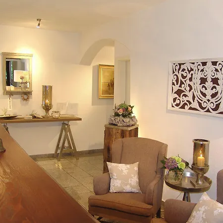 Hotel Garni Landhaus Uttum-3